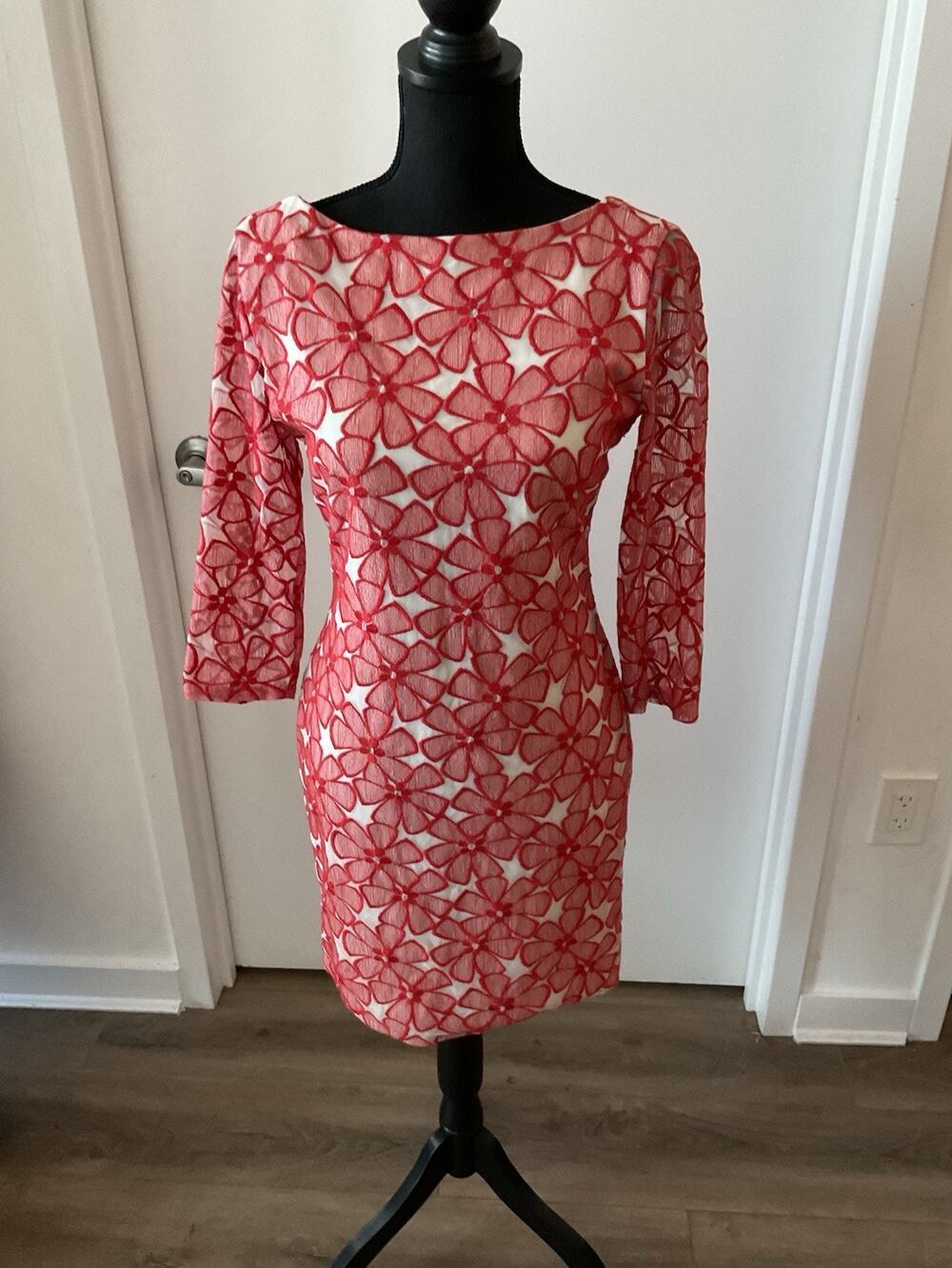 Diane Von Furstenberg Sarina Red Floral Lace Tulle Sheath Dress SZ 6